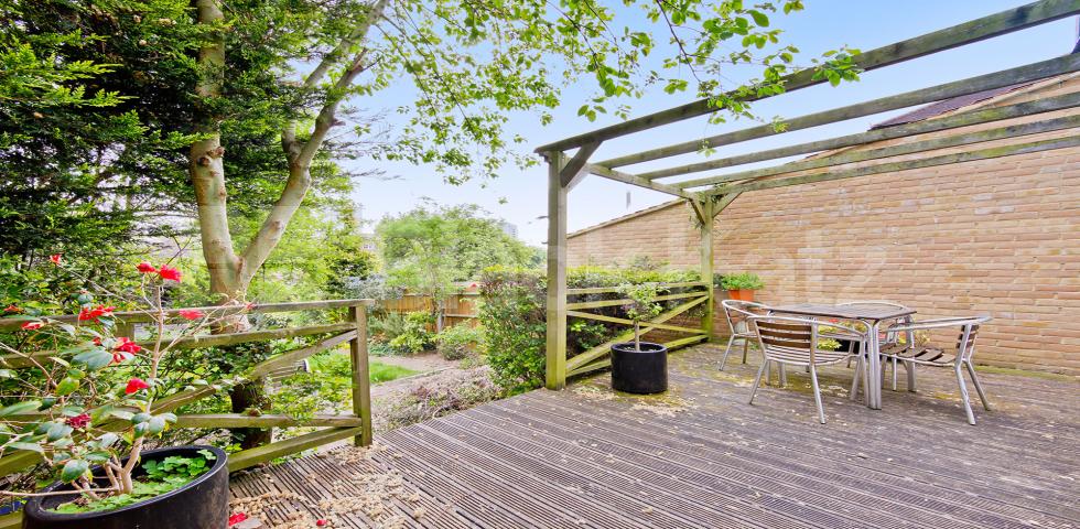 			LET , 4 Bedroom, 1 bath, 1 reception Terraced House			 Merton Road, East Putney/Wandsworth 